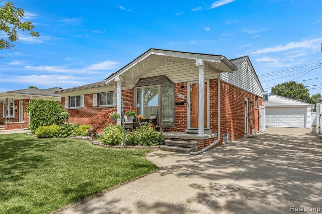 8094 Arnold St, Dearborn Heights
